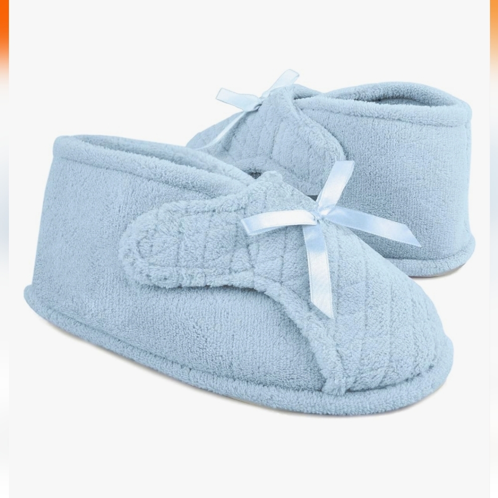 Muk Luk Adaptive Slippers